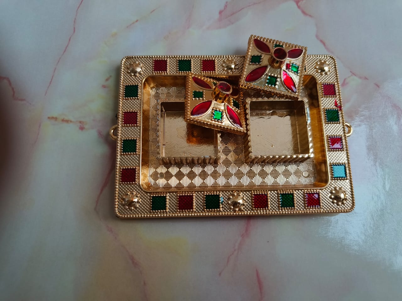 Decorative Metal Kumkum Boxes ā Small & Medium (Traditional Pooja Gift Items)