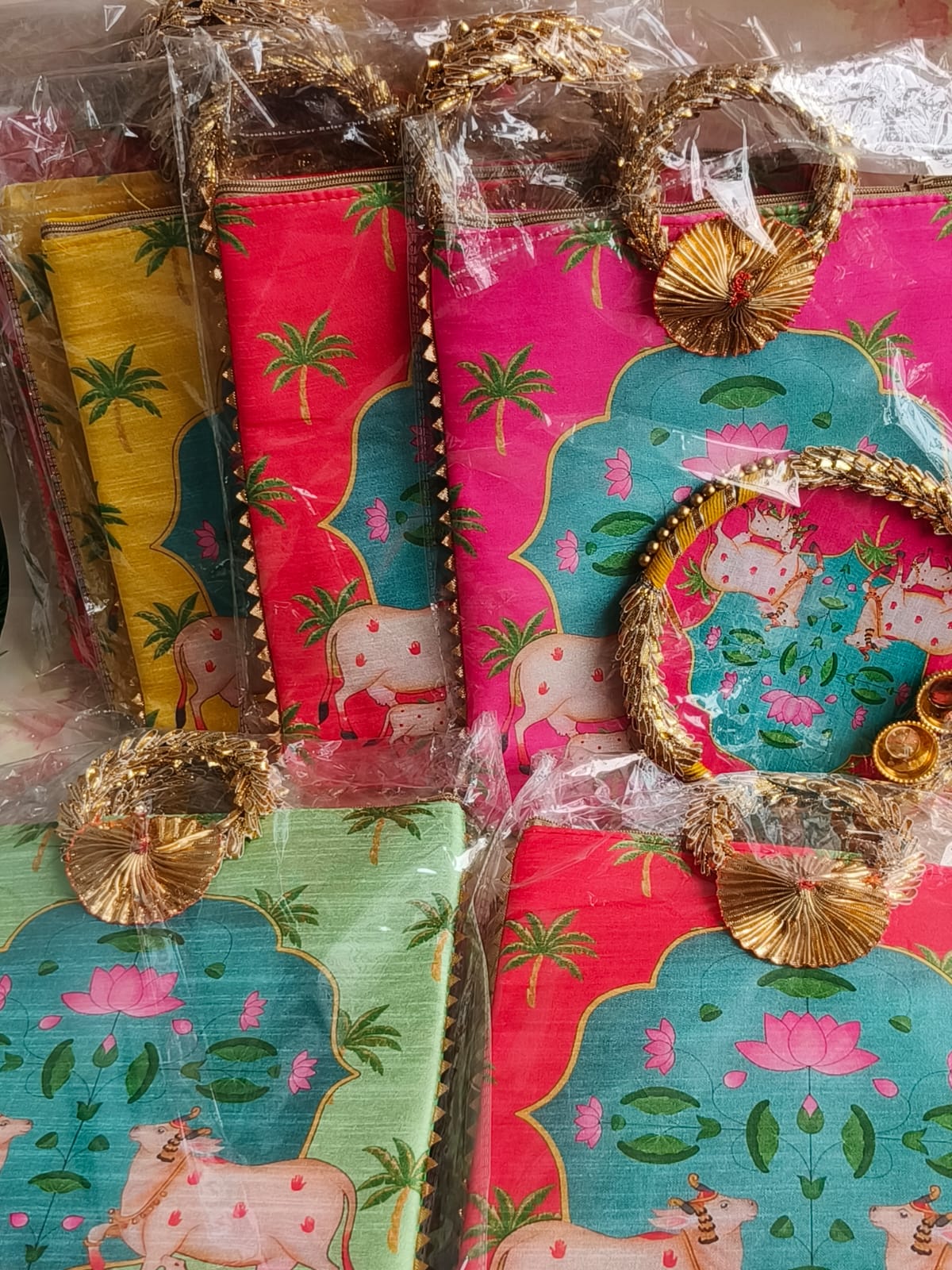 Gomata Temple Combo – Zipper Gift Bag + MDF Kumkum Plate (Matching Print)