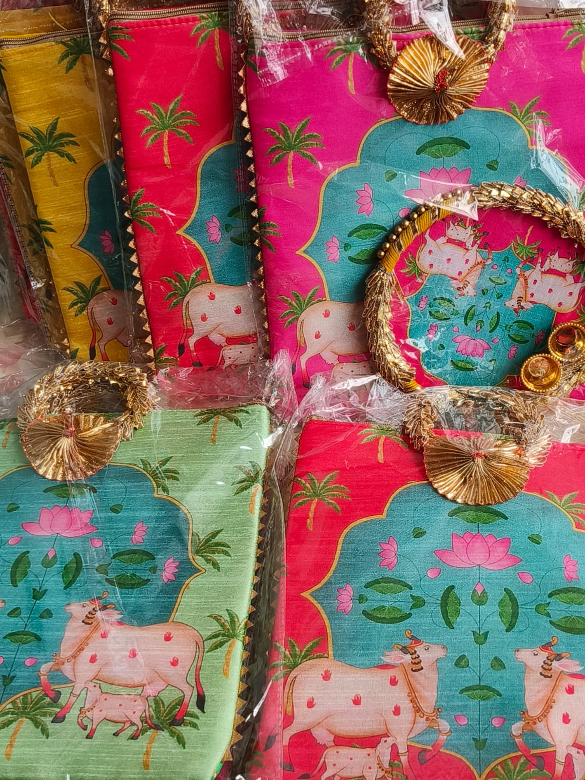 Gomata Temple Combo – Zipper Gift Bag + MDF Kumkum Plate (Matching Print)