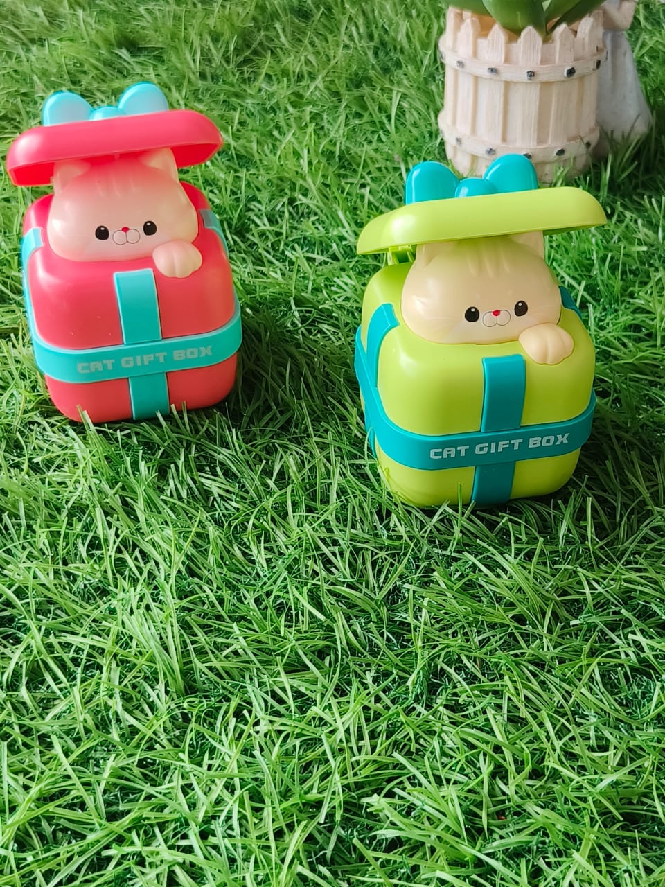 Push Toy Cat Gift Box β Fun & Interactive