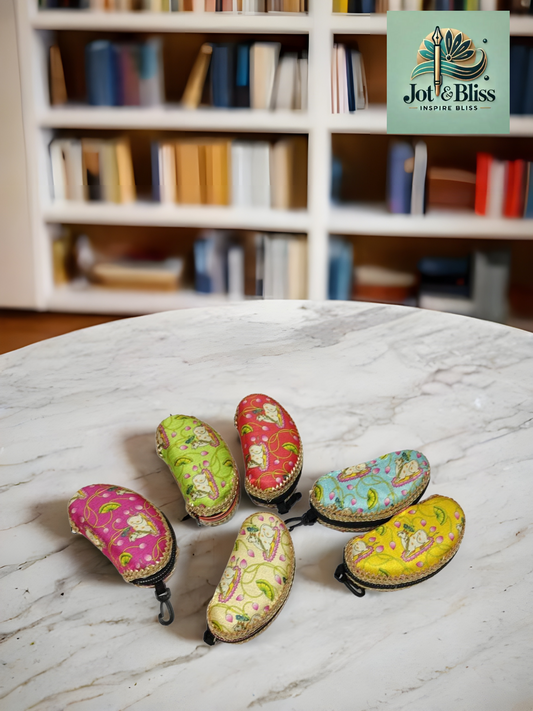 👜 Fabric Printed Multipurpose Case – Traditional Design