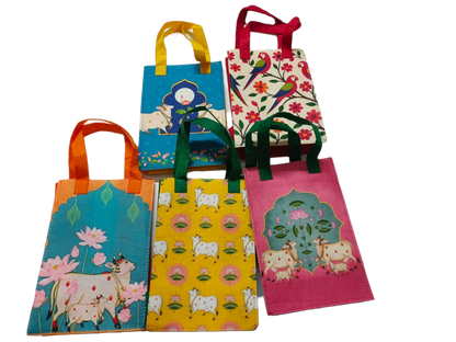 Festive Combo Gift Set | 6 Printed Metal Pillar Jars + Felt Bags