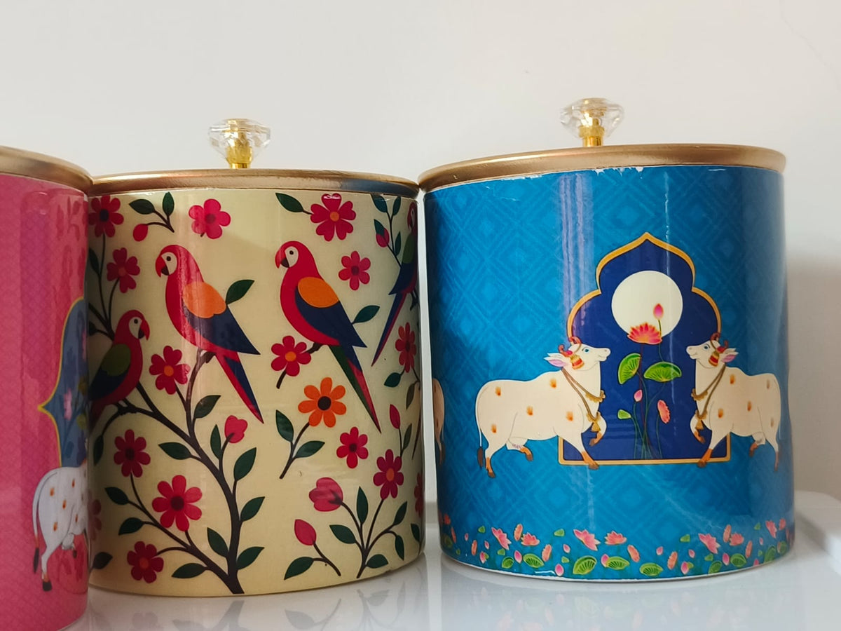 Festive Combo Gift Set | 5 Printed Metal Pillar Jars + Felt Bags