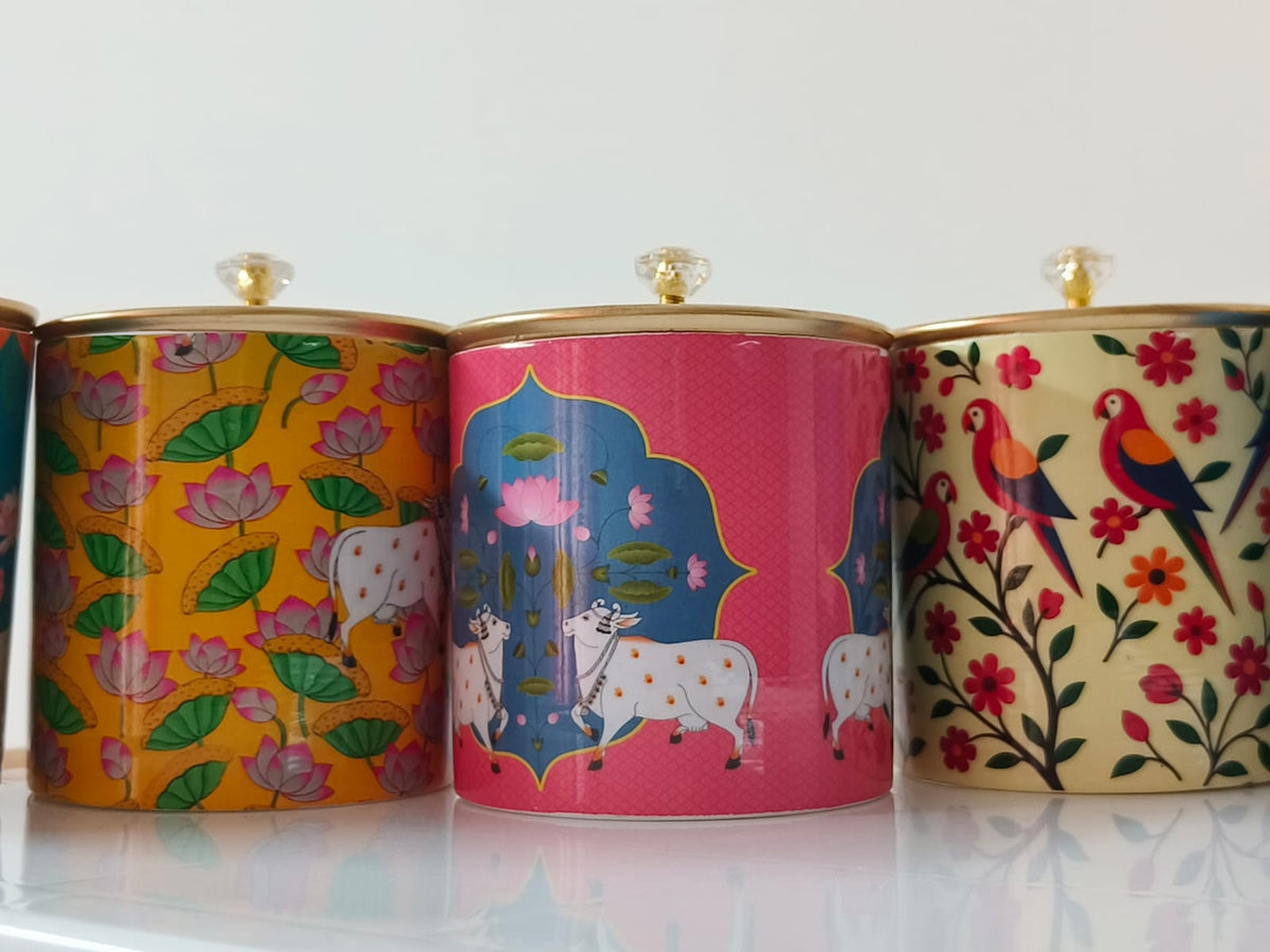 Festive Combo Gift Set | 5 Printed Metal Pillar Jars + Felt Bags