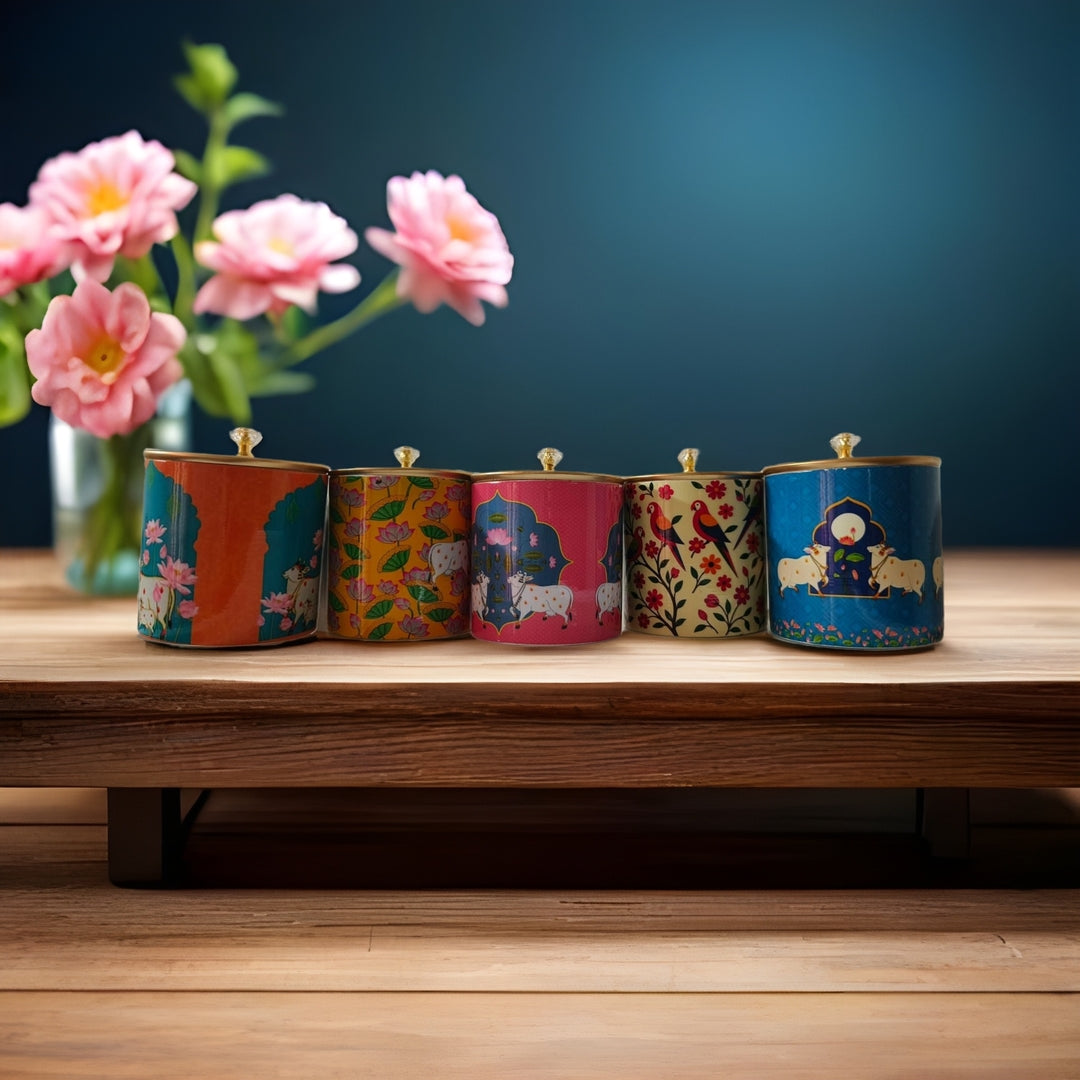 Festive Combo Gift Set | 5 Printed Metal Pillar Jars + Felt Bags
